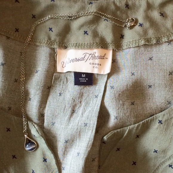 Green & Blue Sleeveless Blouse by Universal Thread - Picture 3 of 7